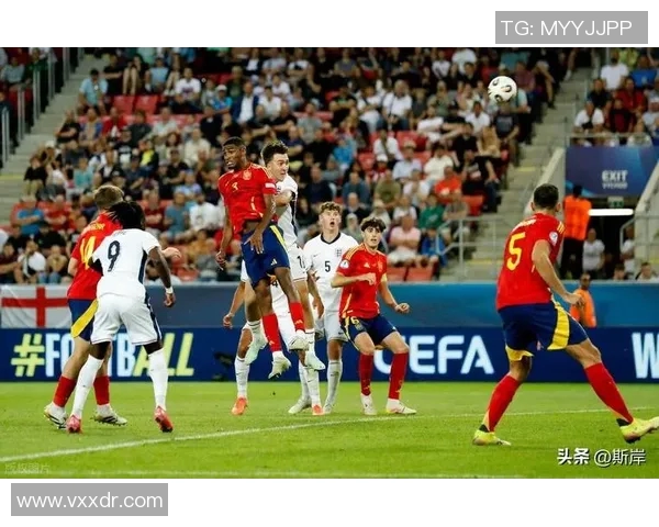 英格兰足球队在本届欧洲杯赛中大放异彩，成功晋级决赛